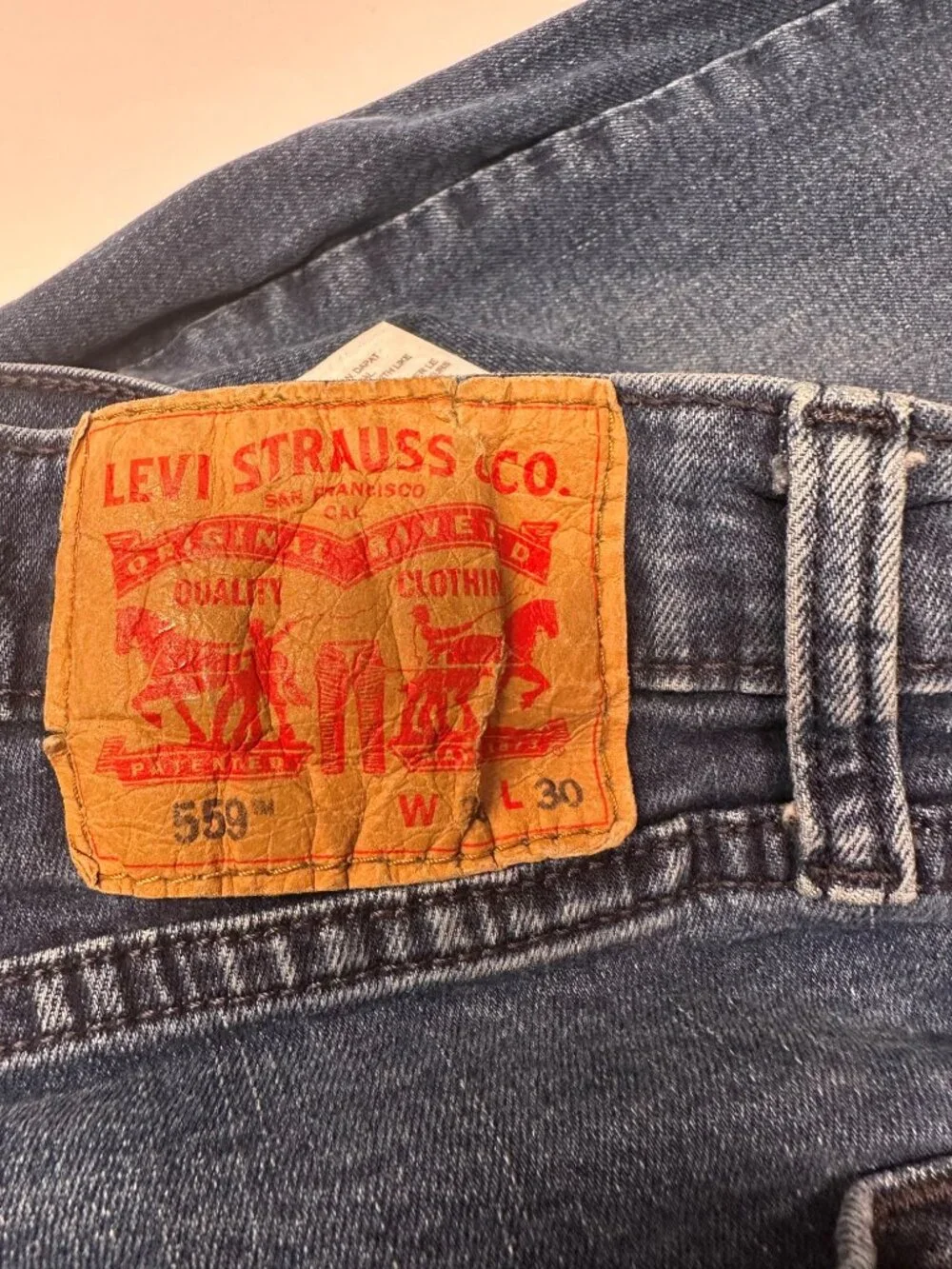 Levi’s 559 Relaxed Straight Jeans 36x30 Medium Wash Blue Zip Fly Denim